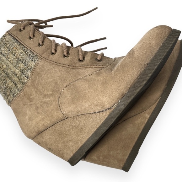 SO Wedge Tan Boot Womens Sweater Knit Collar Edge Zip Up and Lace Up - Picture 8 of 16